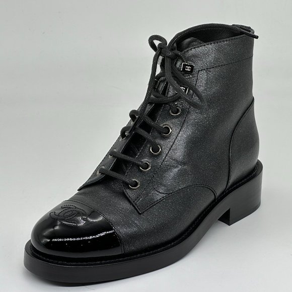 CHANEL 20A Iridescent Leather CC Cap Toe Lace Up Combat Ankle Booties Boots - Picture 3 of 16
